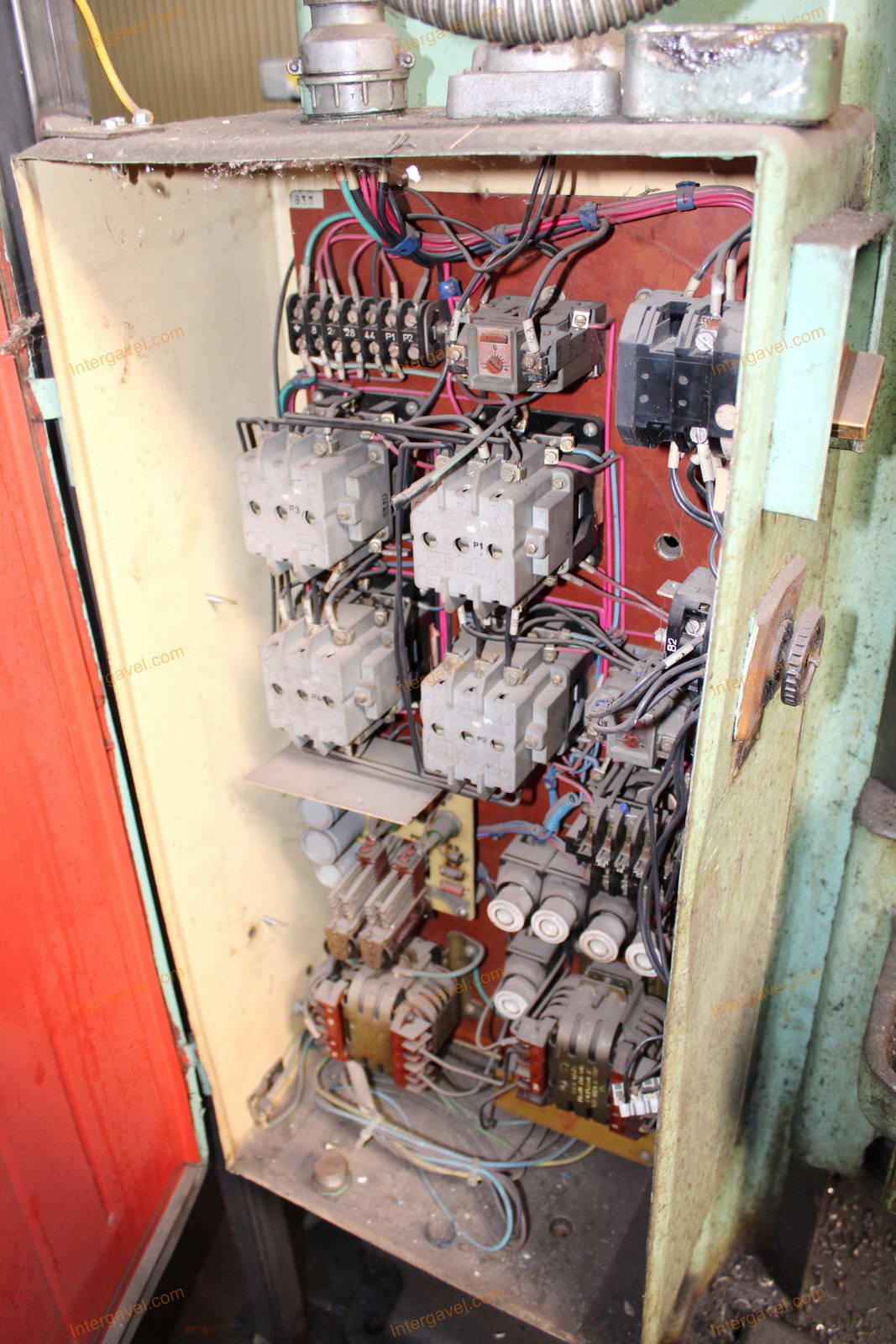 Oszlopos fúrógép 12