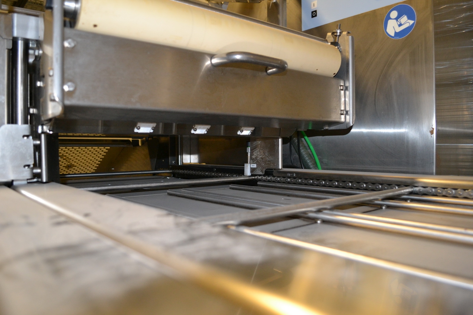 Tálcás csomagológép 8