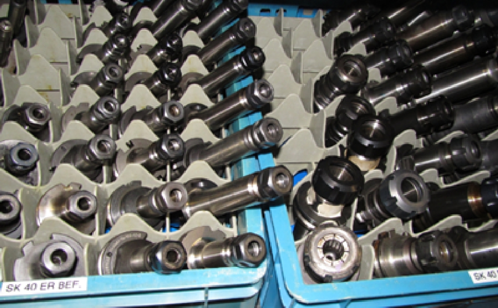 Vertikális megmunkálóközpont 8