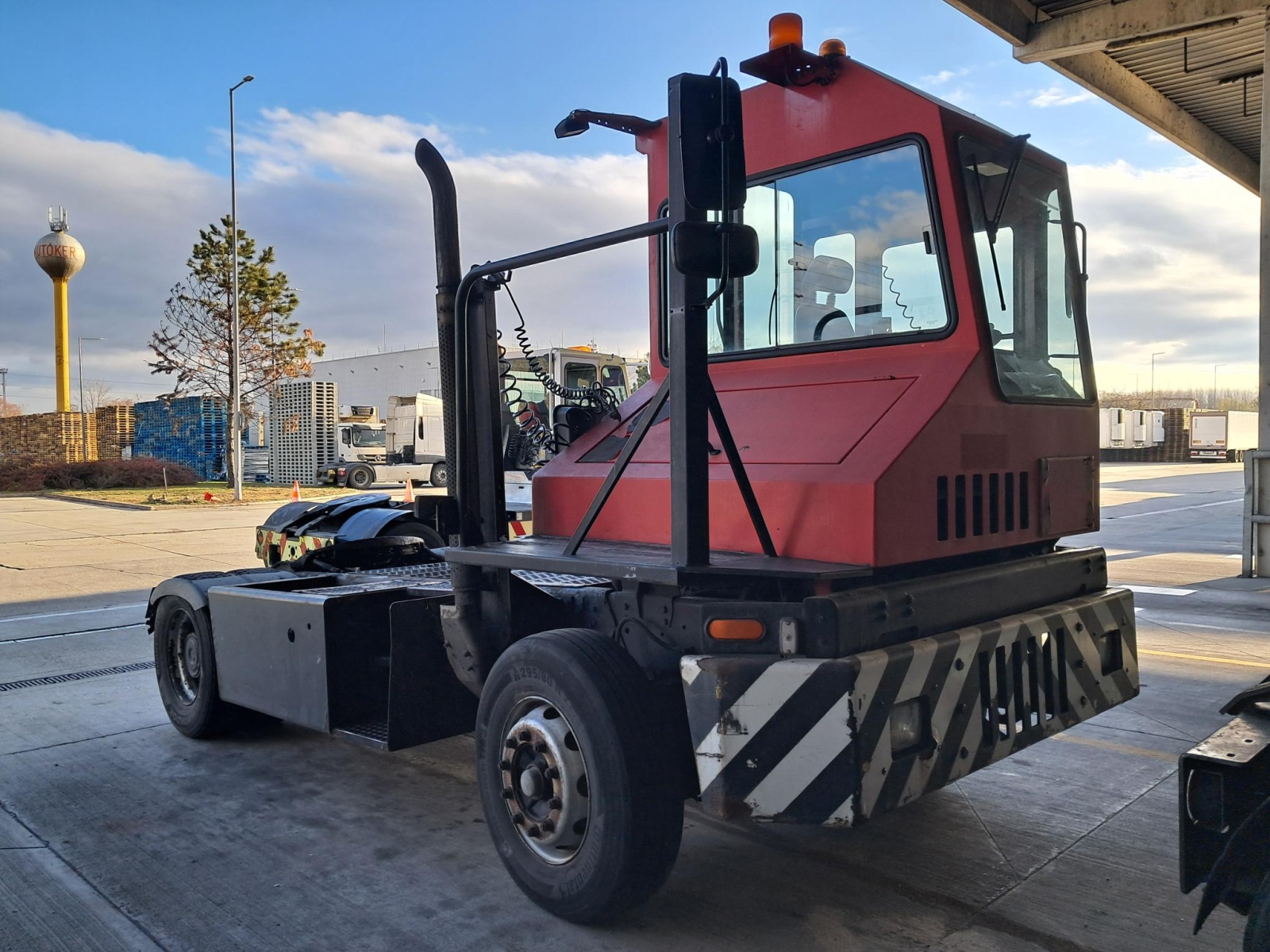 Telephelyi vontató 2