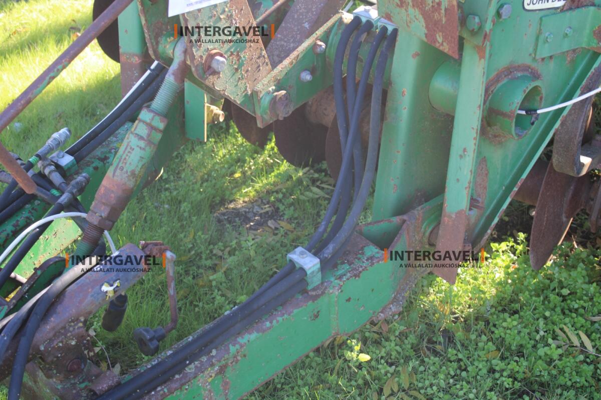 Mulcskultivátor - John Deere 7