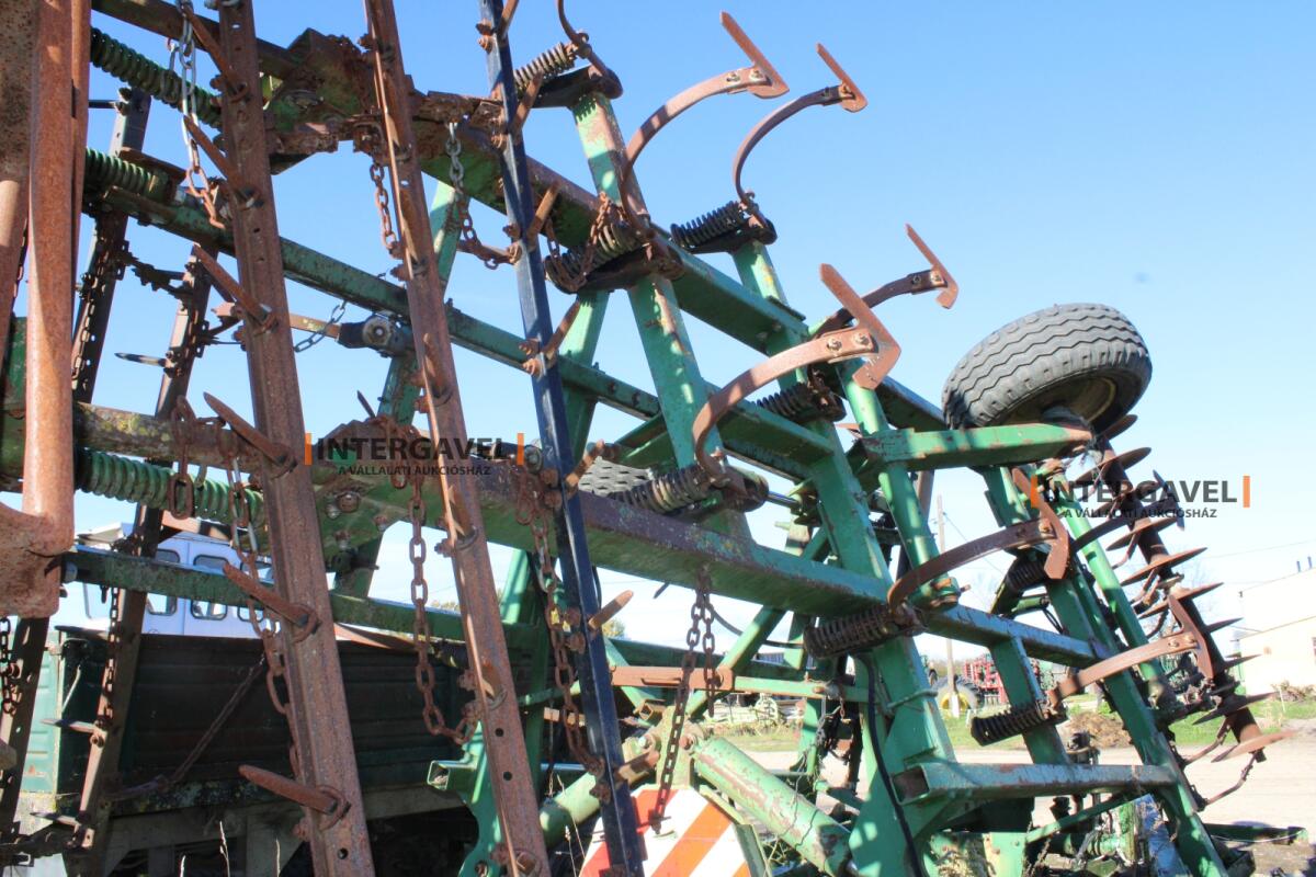 Mulcskultivátor - John Deere 23