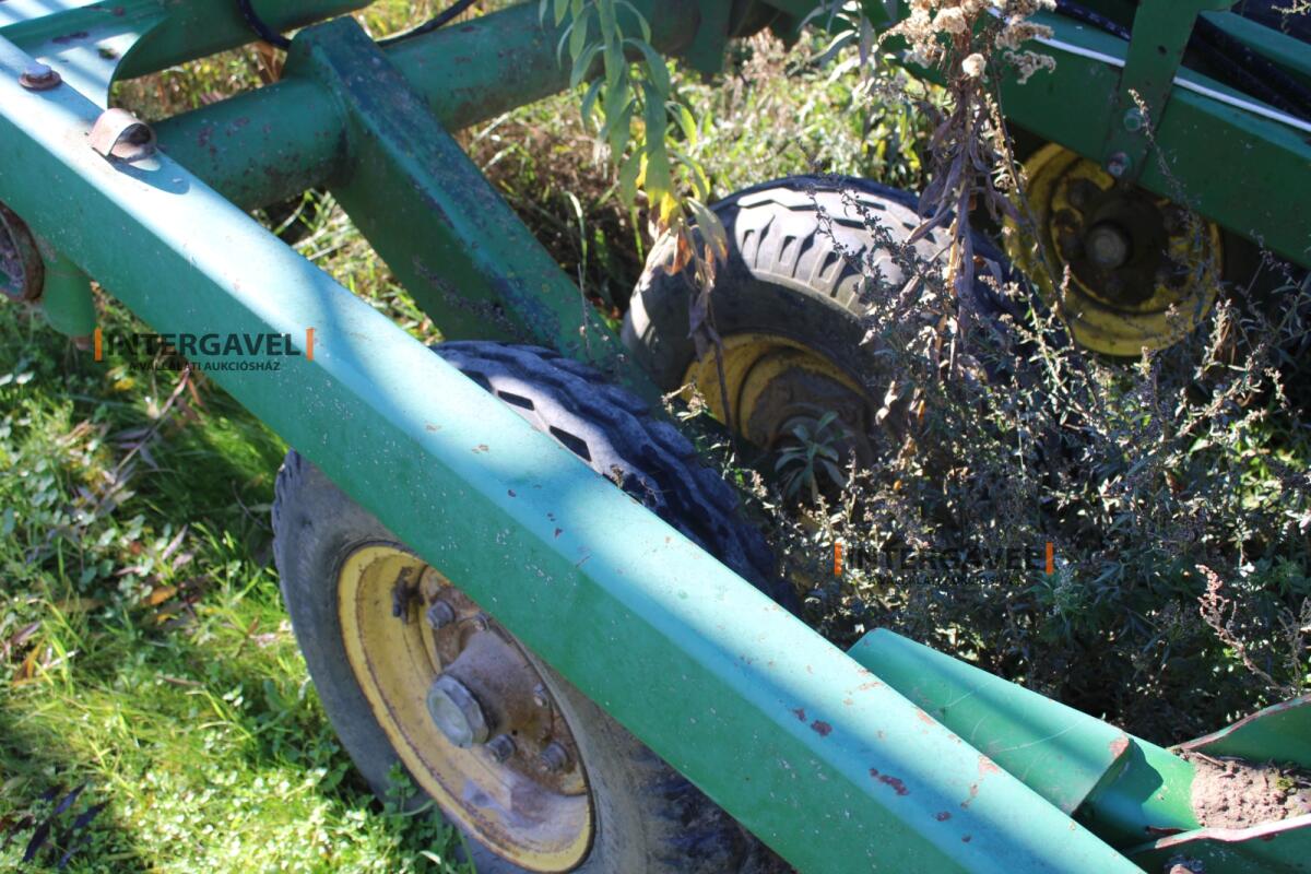 Mulcskultivátor - John Deere 28