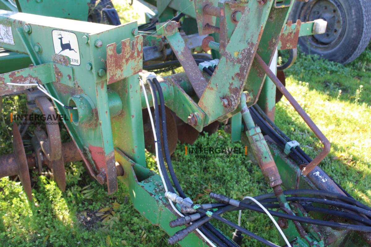 Mulcskultivátor - John Deere 31