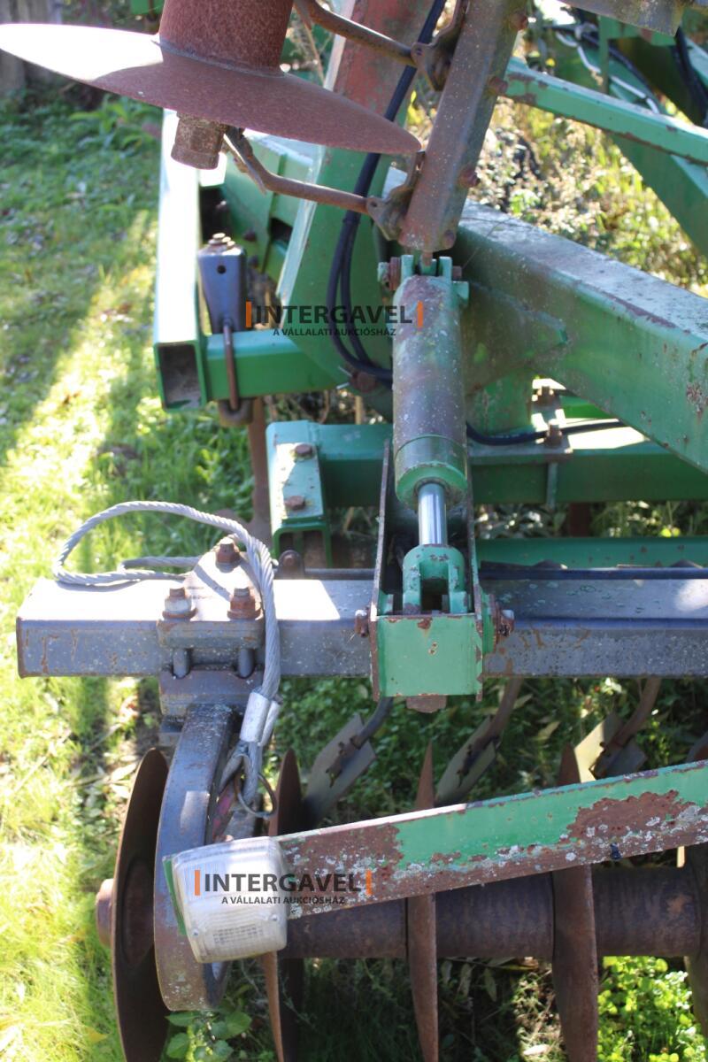 Mulcskultivátor - John Deere 33