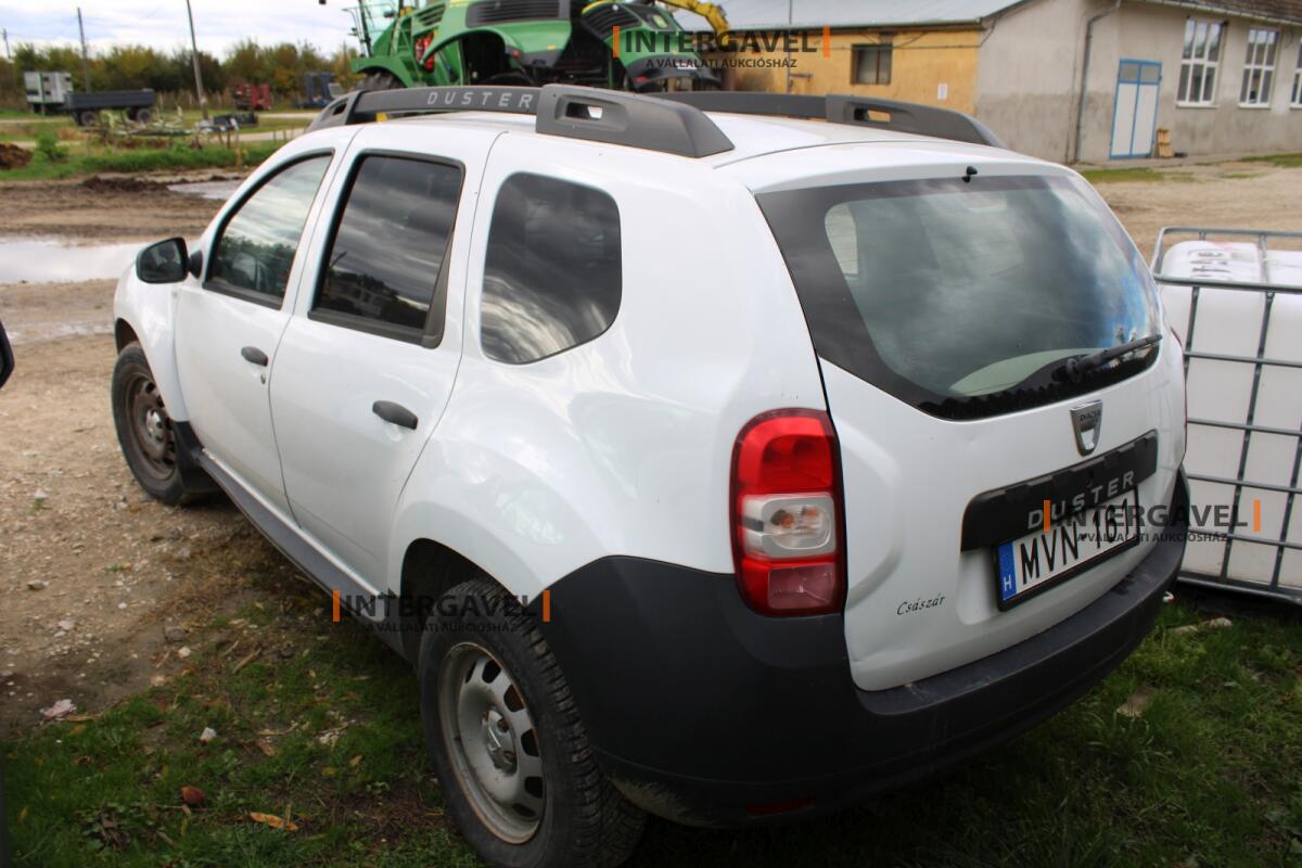 Kisteherautó - Dacia 4