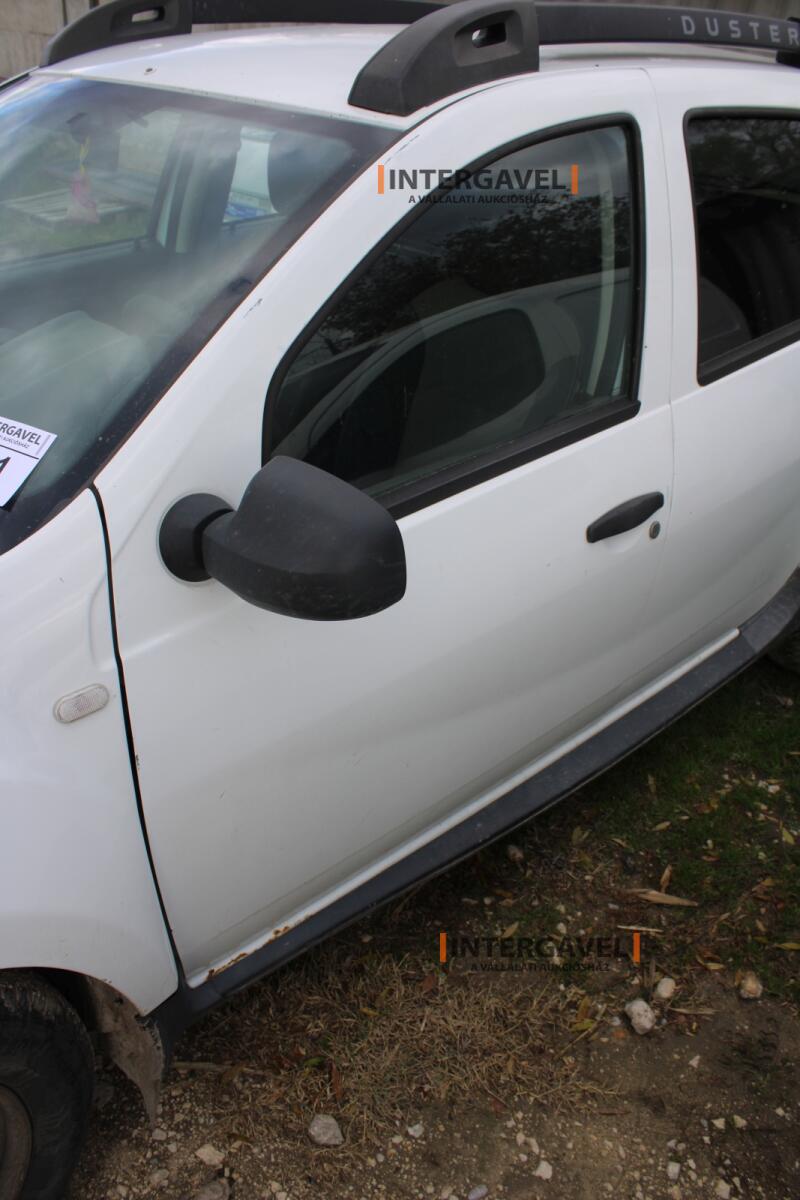 Kisteherautó - Dacia 8