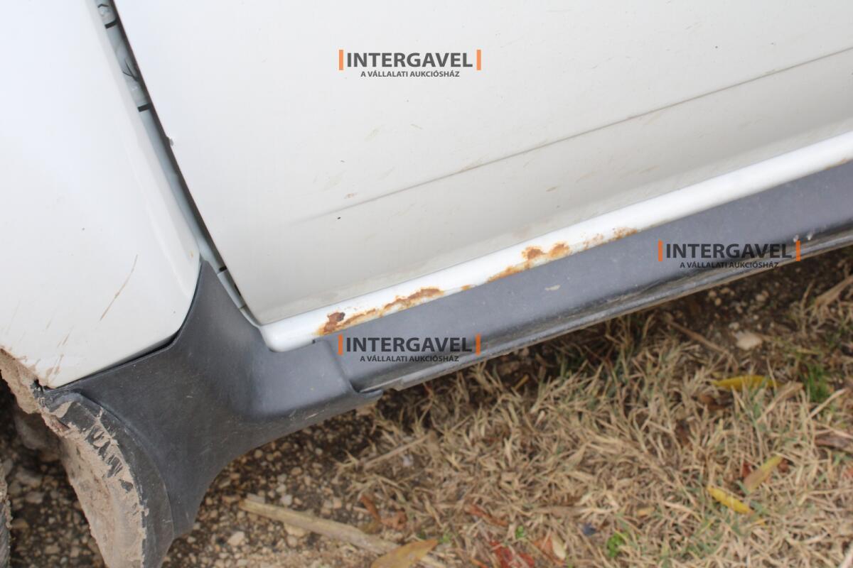 Kisteherautó - Dacia 9