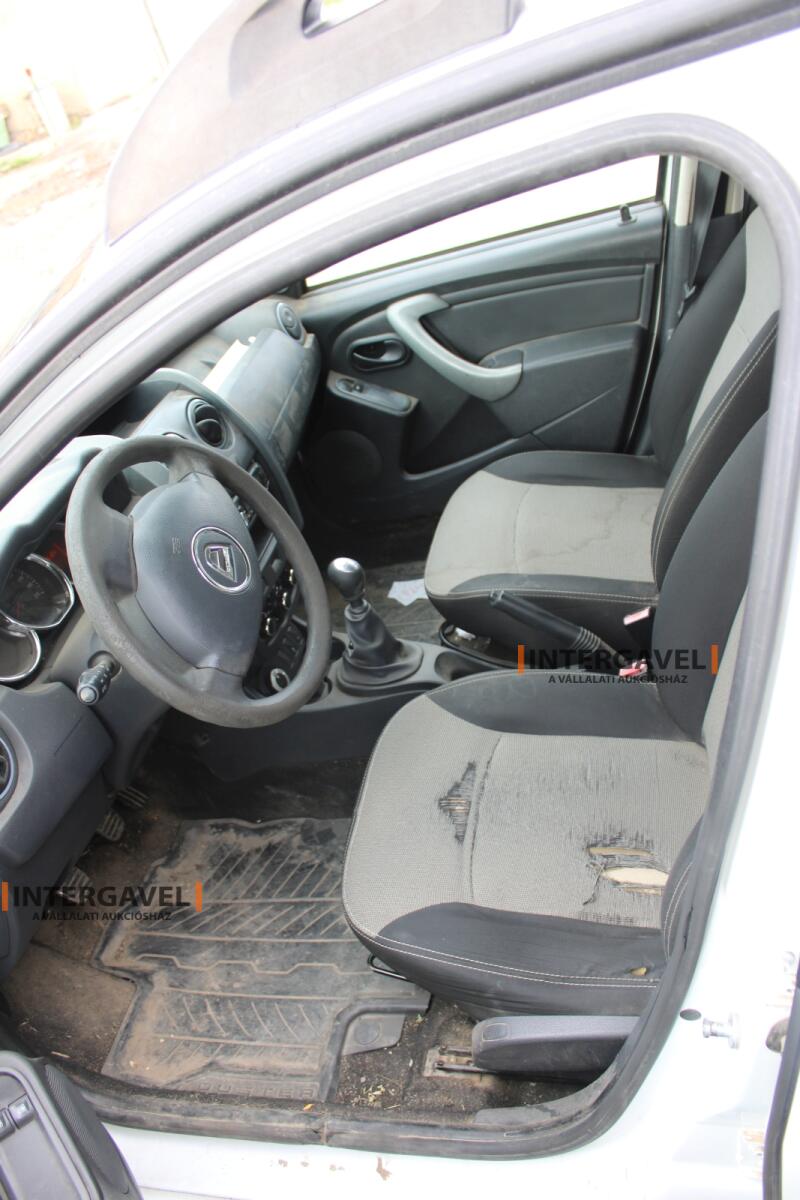 Kisteherautó - Dacia 10