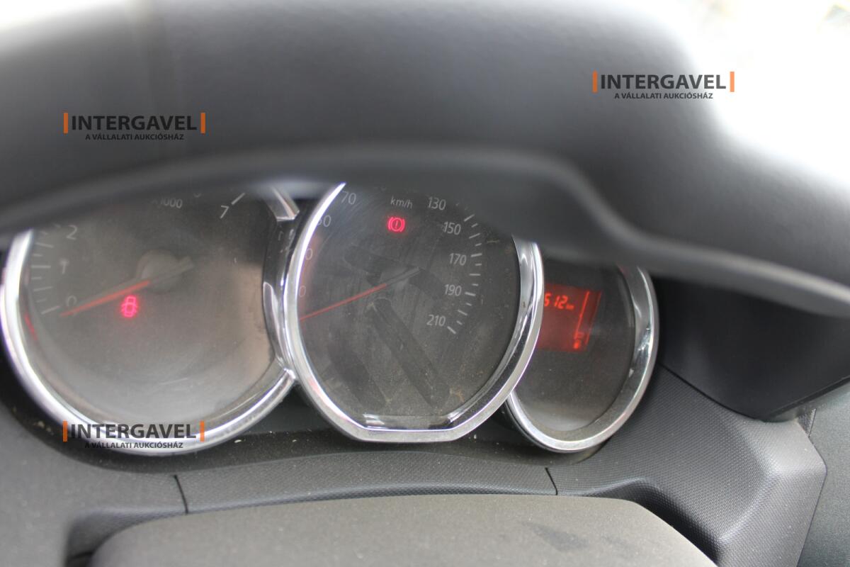 Kisteherautó - Dacia 12