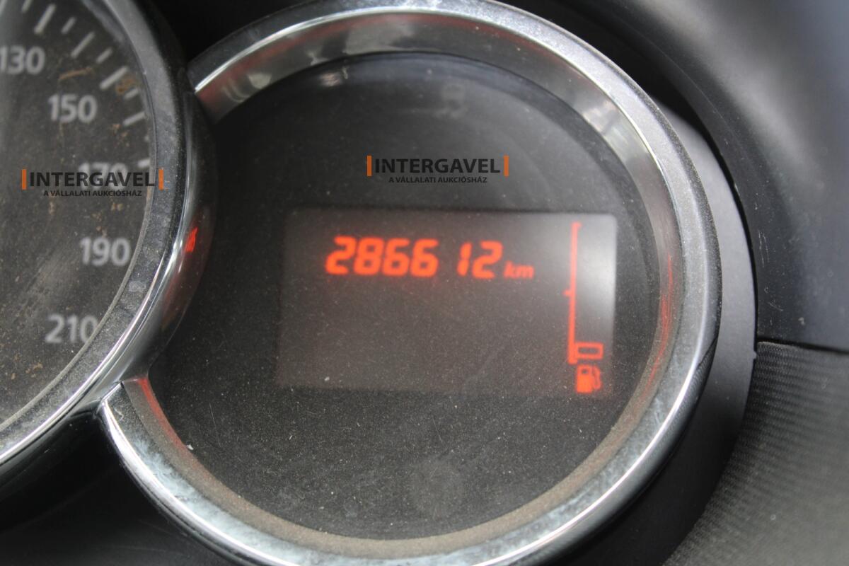 Kisteherautó - Dacia 13