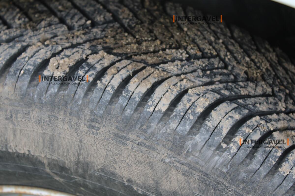 Kisteherautó - Dacia 28