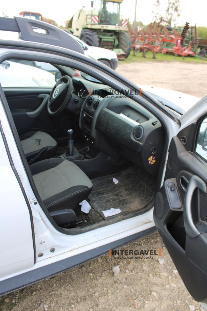 Kisteherautó - Dacia 30