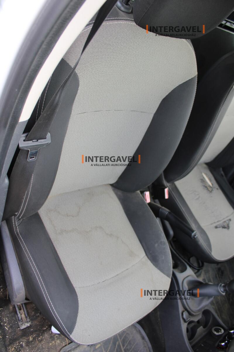 Kisteherautó - Dacia 31