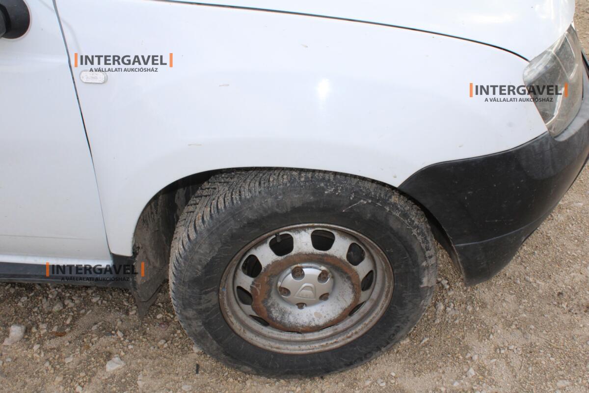 Kisteherautó - Dacia 32