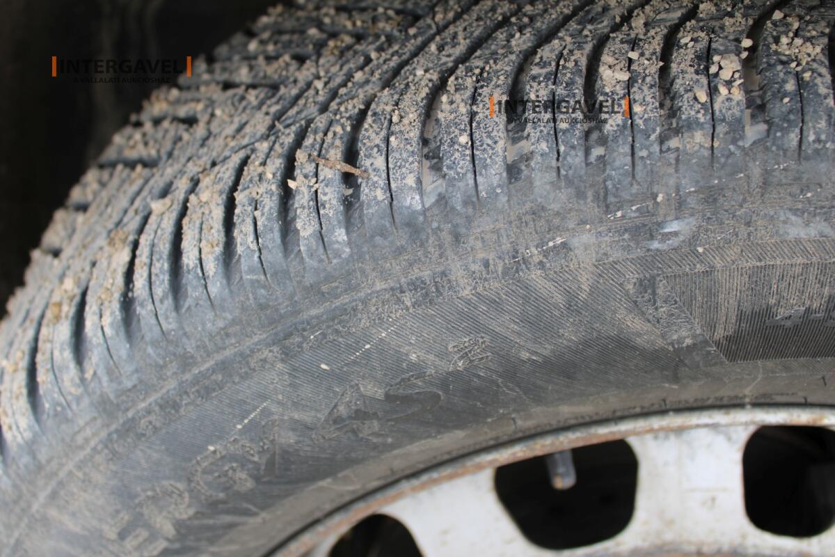 Kisteherautó - Dacia 34