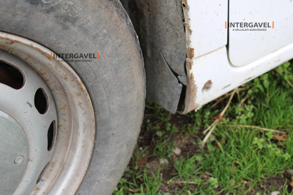 Kisteherautó - Citroen 8