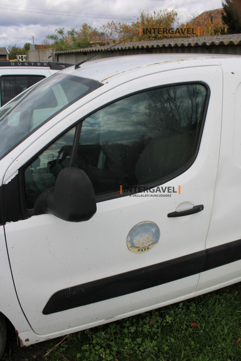 Kisteherautó - Citroen 9