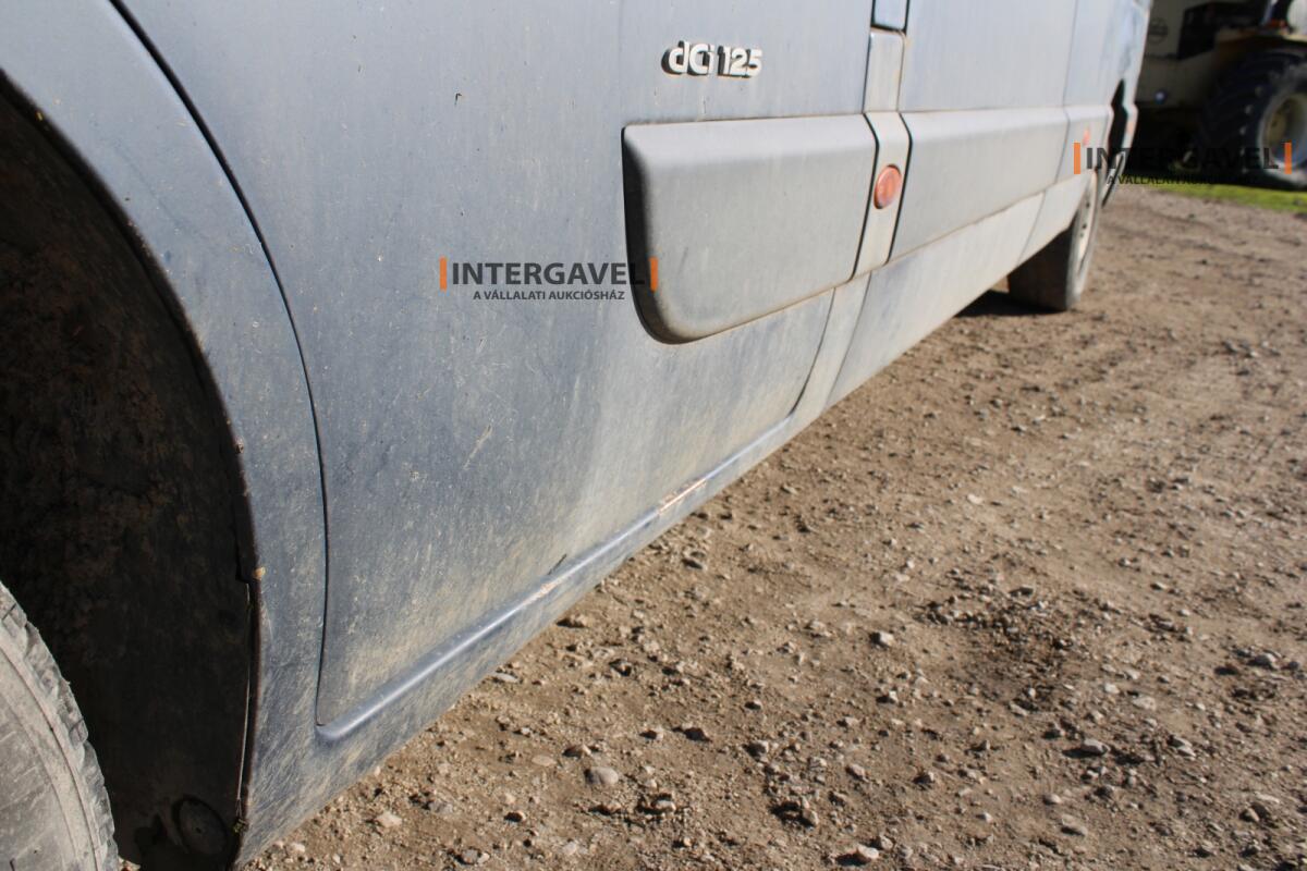 Kisbusz - Renault 10