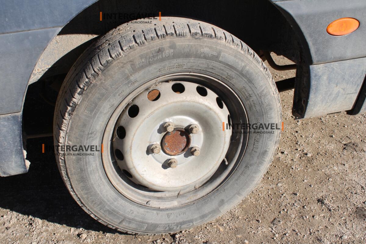 Kisbusz - Renault 13