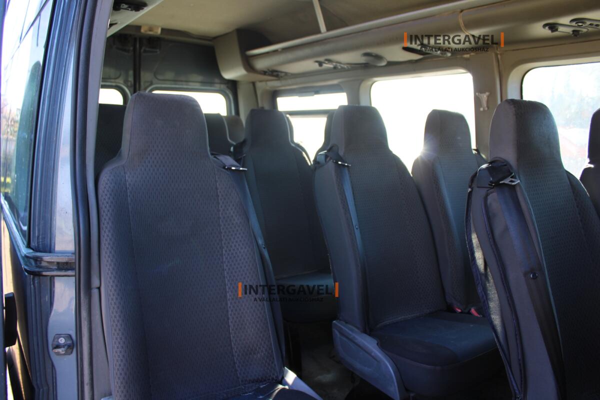 Kisbusz - Renault 26