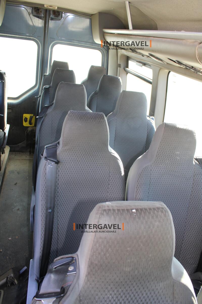 Kisbusz - Renault 30