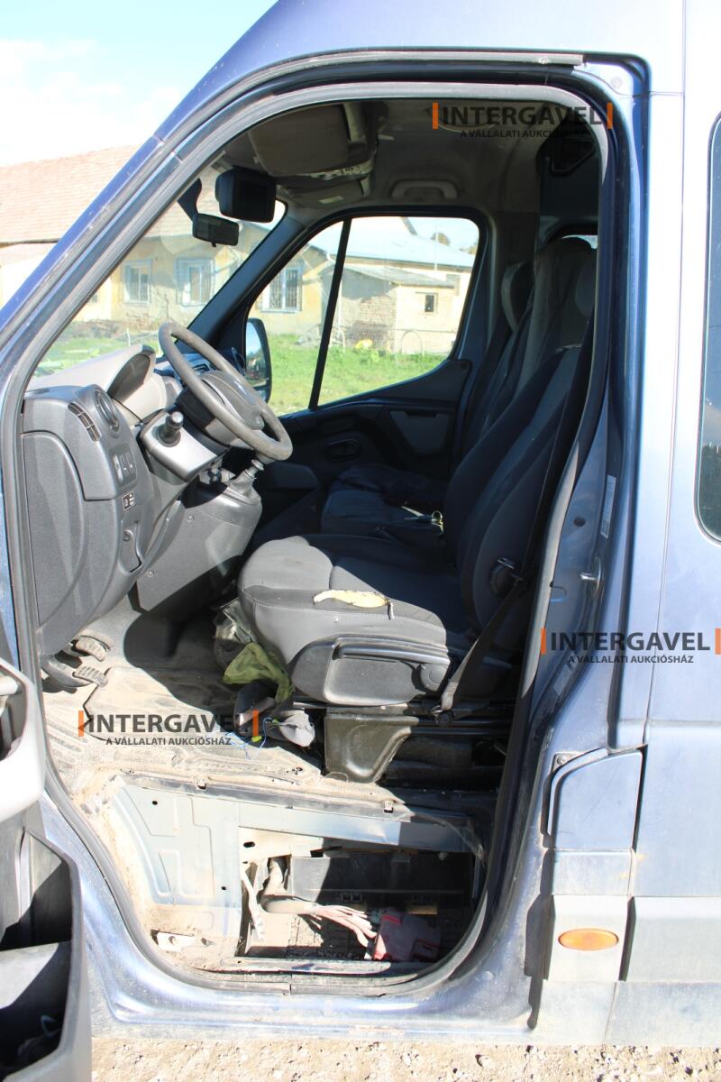 Kisbusz - Renault 37