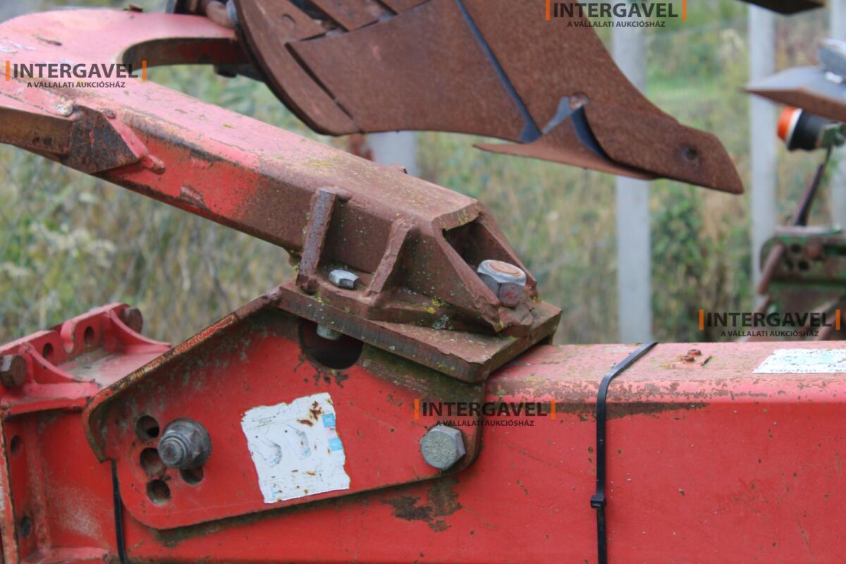 Eke - Gregoire Besson 24