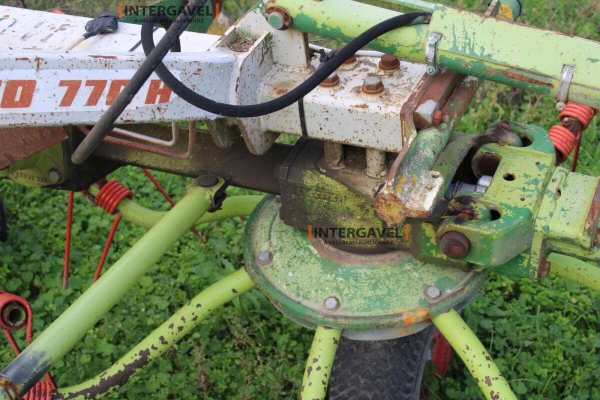 Rendterítő - Claas 10