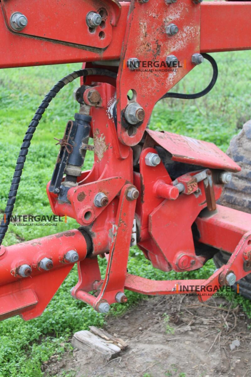 Eke - Gregoire Besson 24