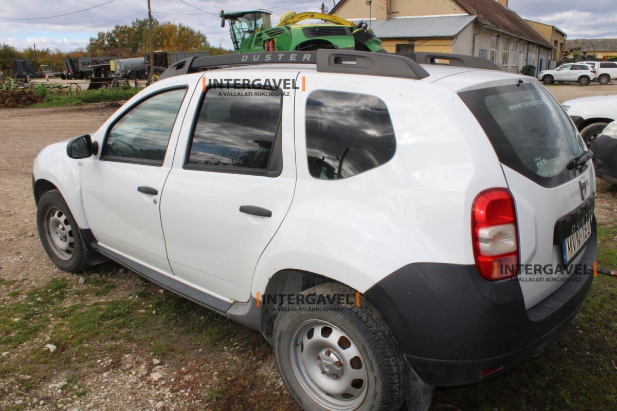 Kisteherautó - Dacia 3