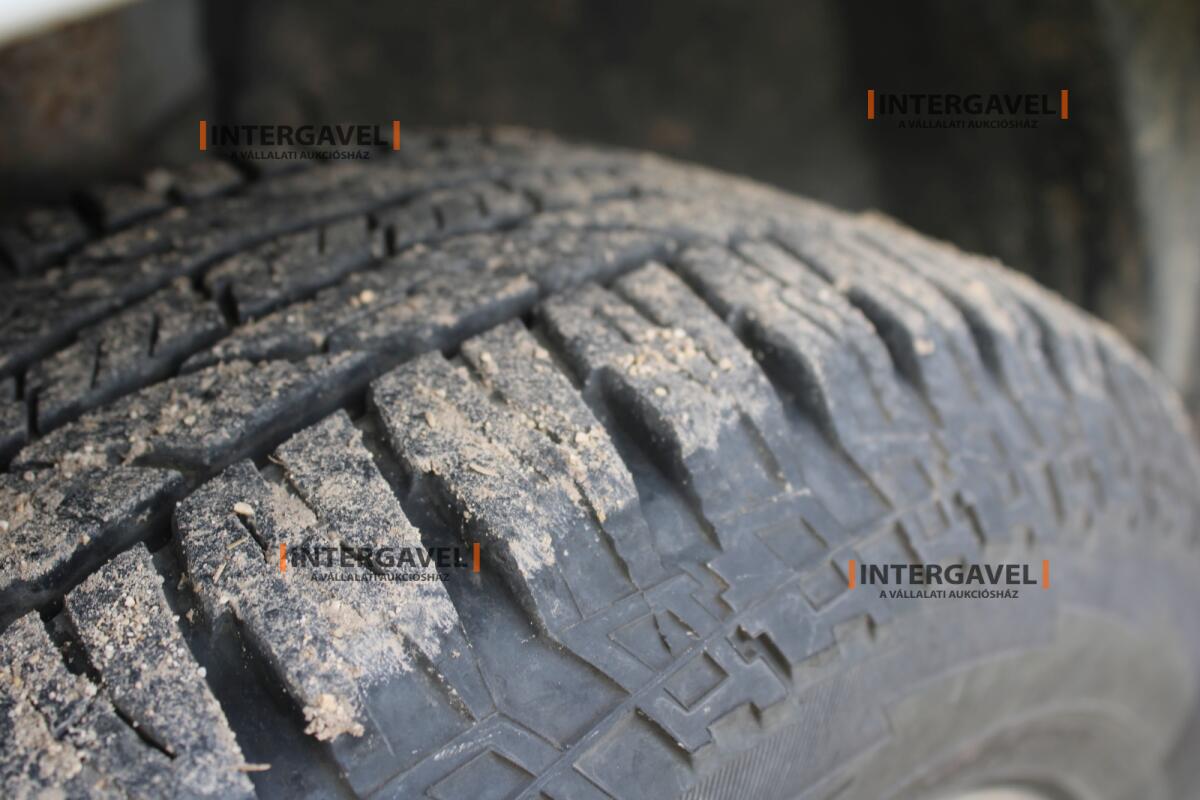 Kisteherautó - Dacia 7