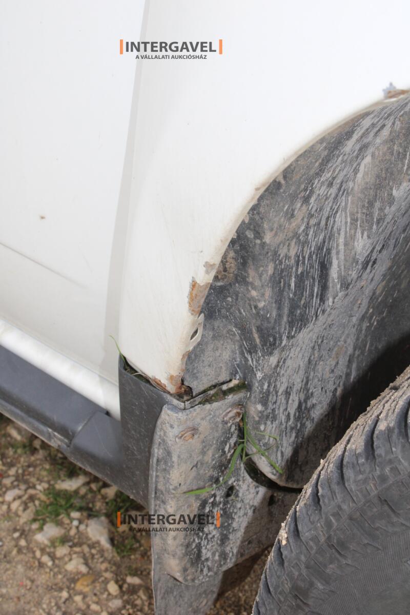 Kisteherautó - Dacia 25