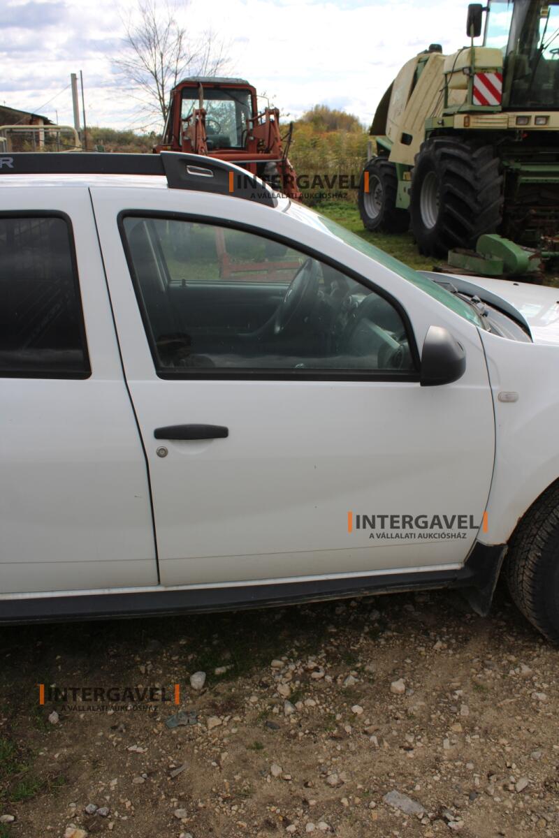 Kisteherautó - Dacia 26