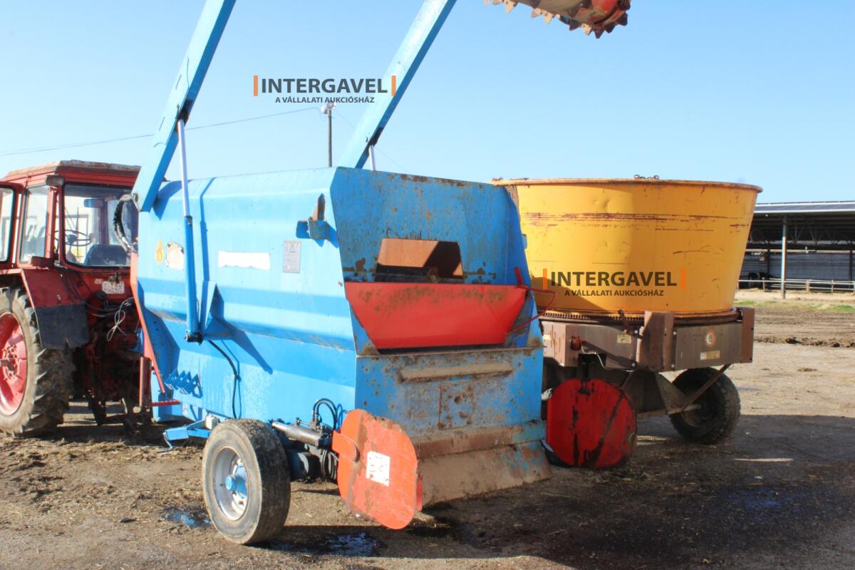 Etető kiosztó kocsi 3