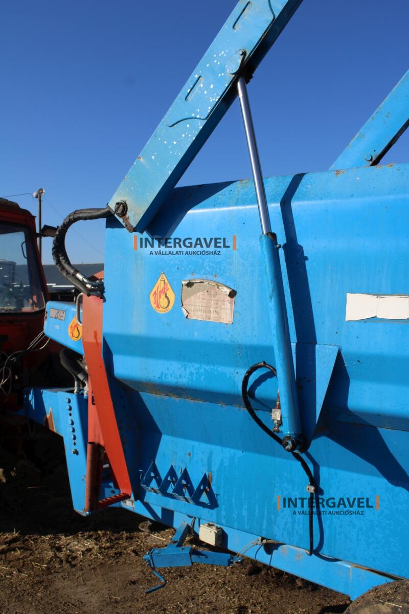 Etető kiosztó kocsi 9