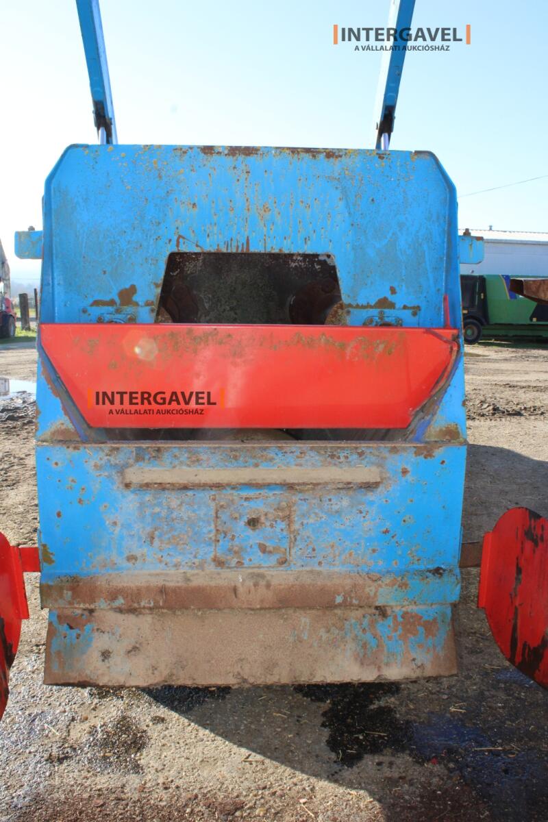 Etető kiosztó kocsi 12