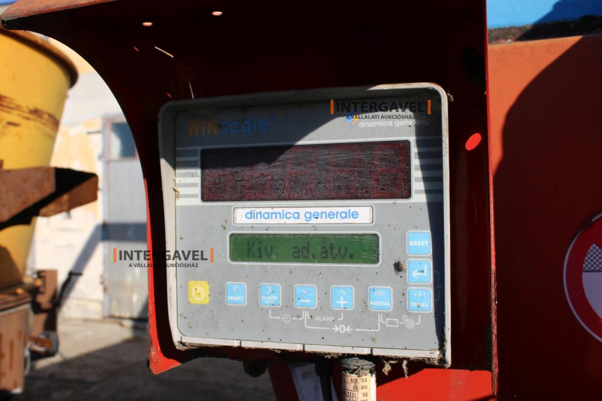 Etető kiosztó kocsi 24