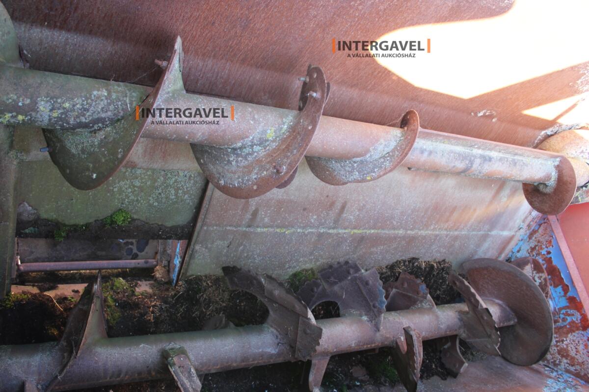 Etető kiosztó kocsi 32