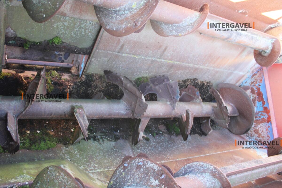 Etető kiosztó kocsi 33