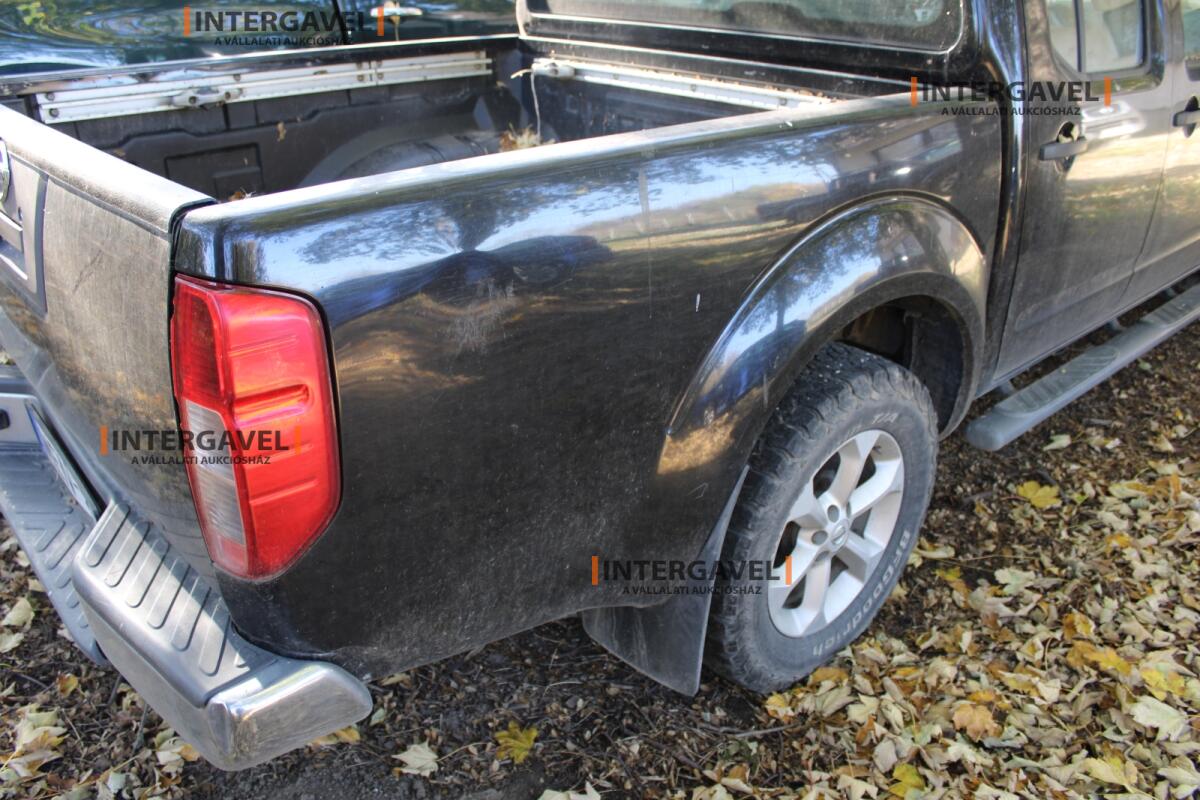 Terepjáró - Nissan 13