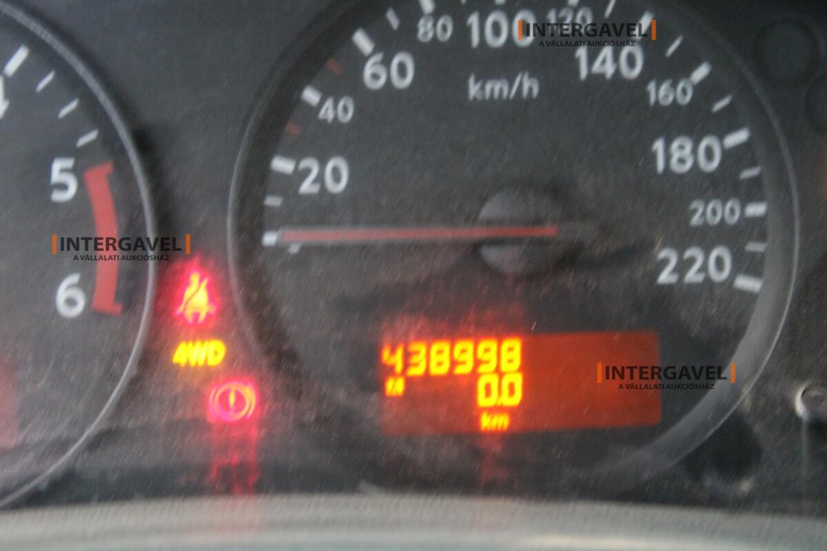 Terepjáró - Nissan 28