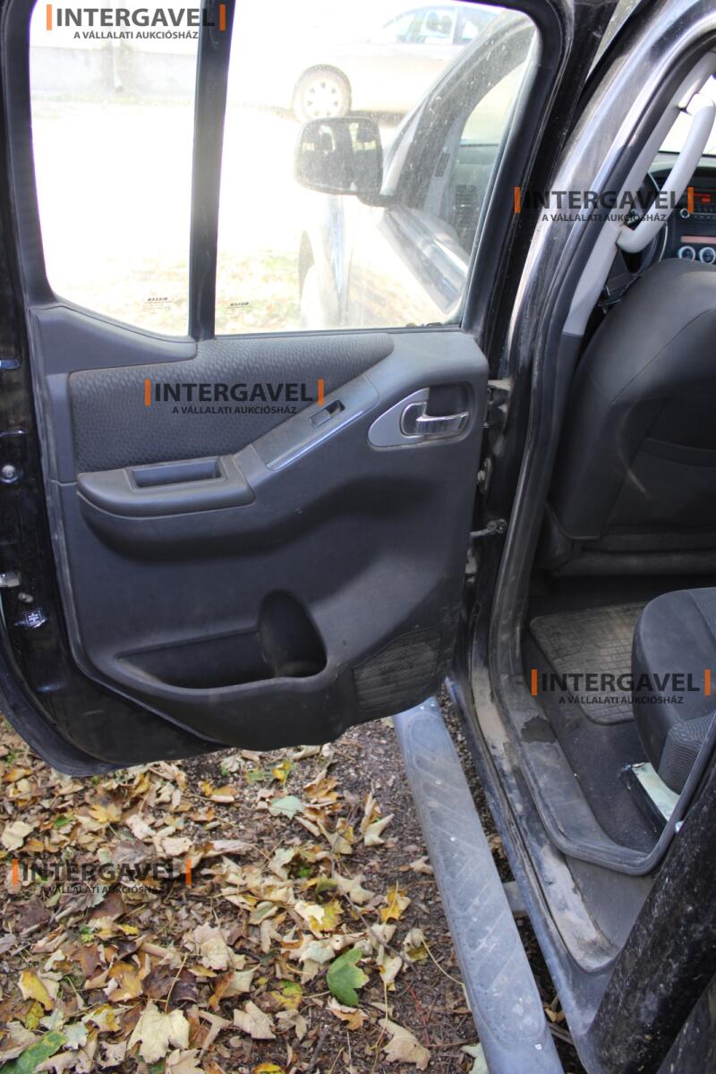 Terepjáró - Nissan 31