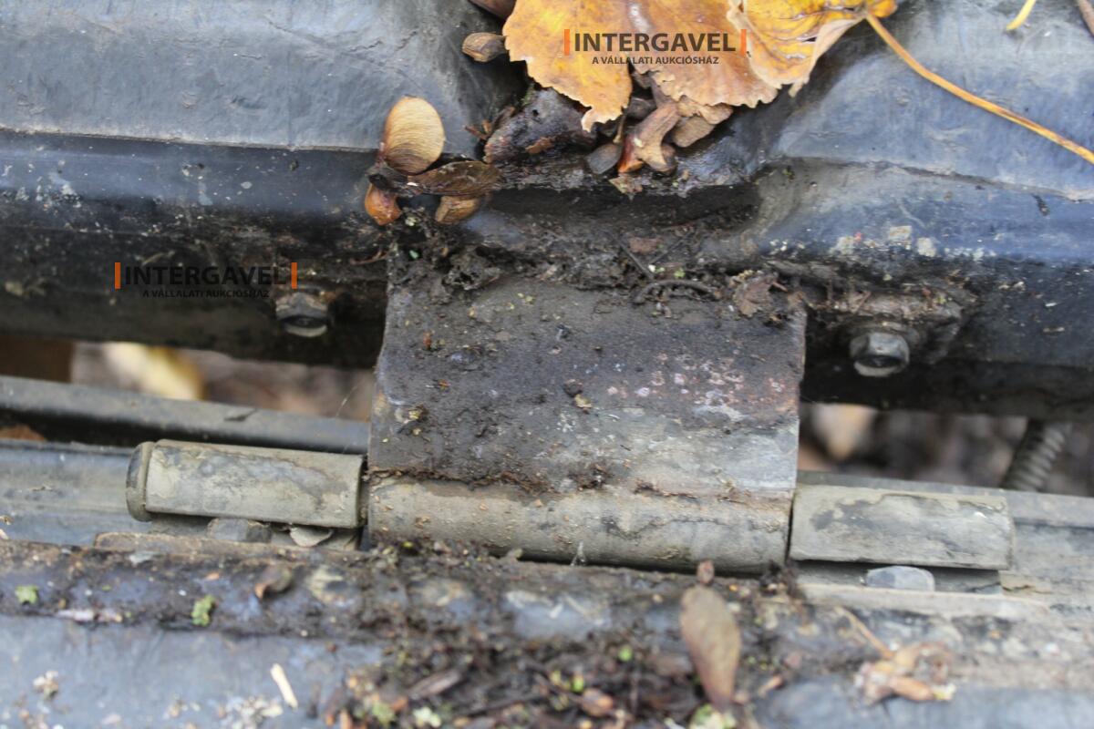 Terepjáró - Nissan 35