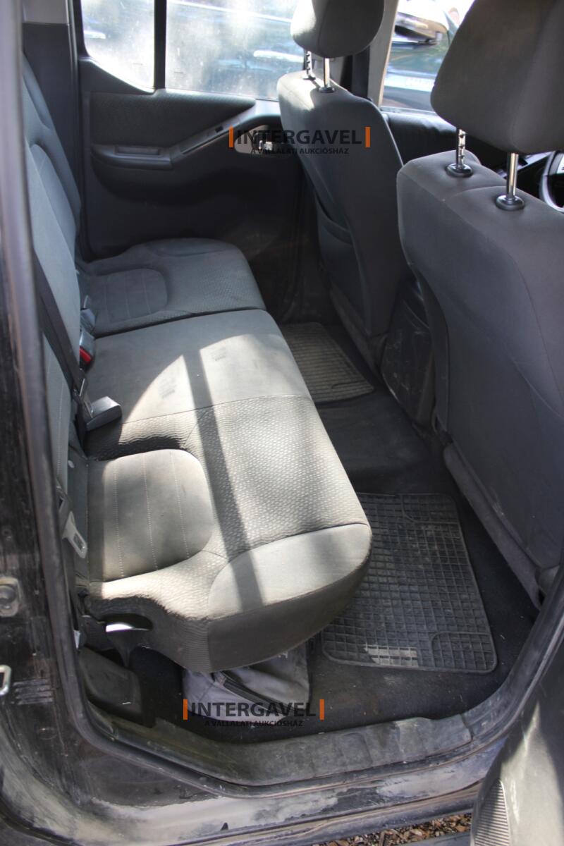 Terepjáró - Nissan 38