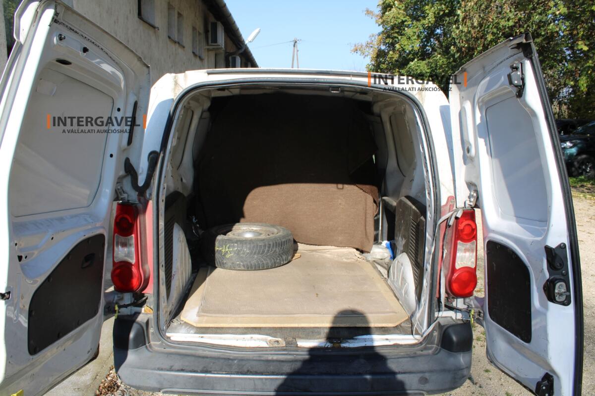 Kisteherautó - Citroen 23