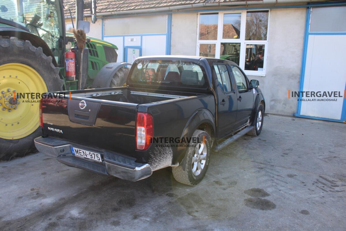 Terepjáró - Nissan 4