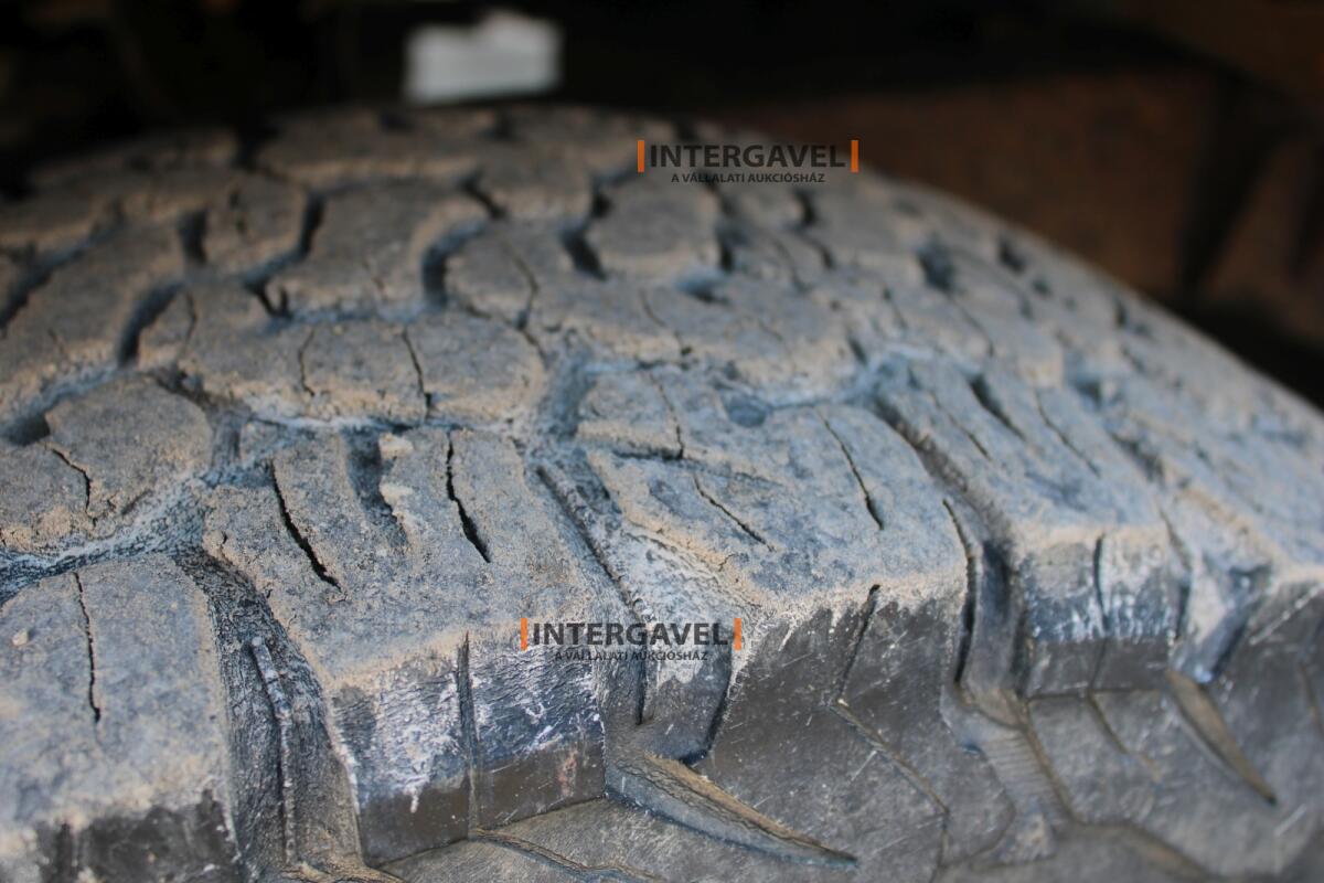 Terepjáró - Nissan 20