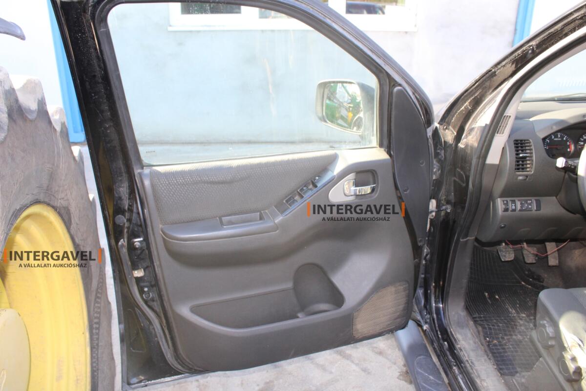 Terepjáró - Nissan 28