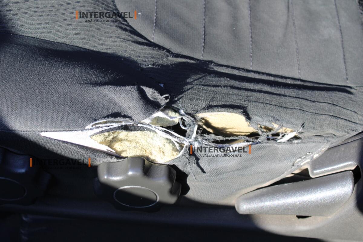 Terepjáró - Nissan 30